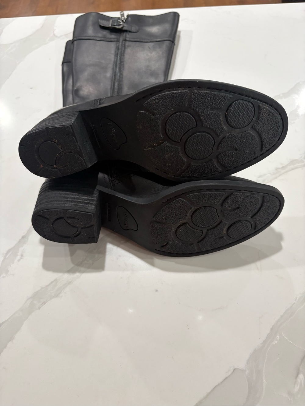 Born Black Leather Side-Zip Ankle Booties 9.5 - Picture 6 of 12